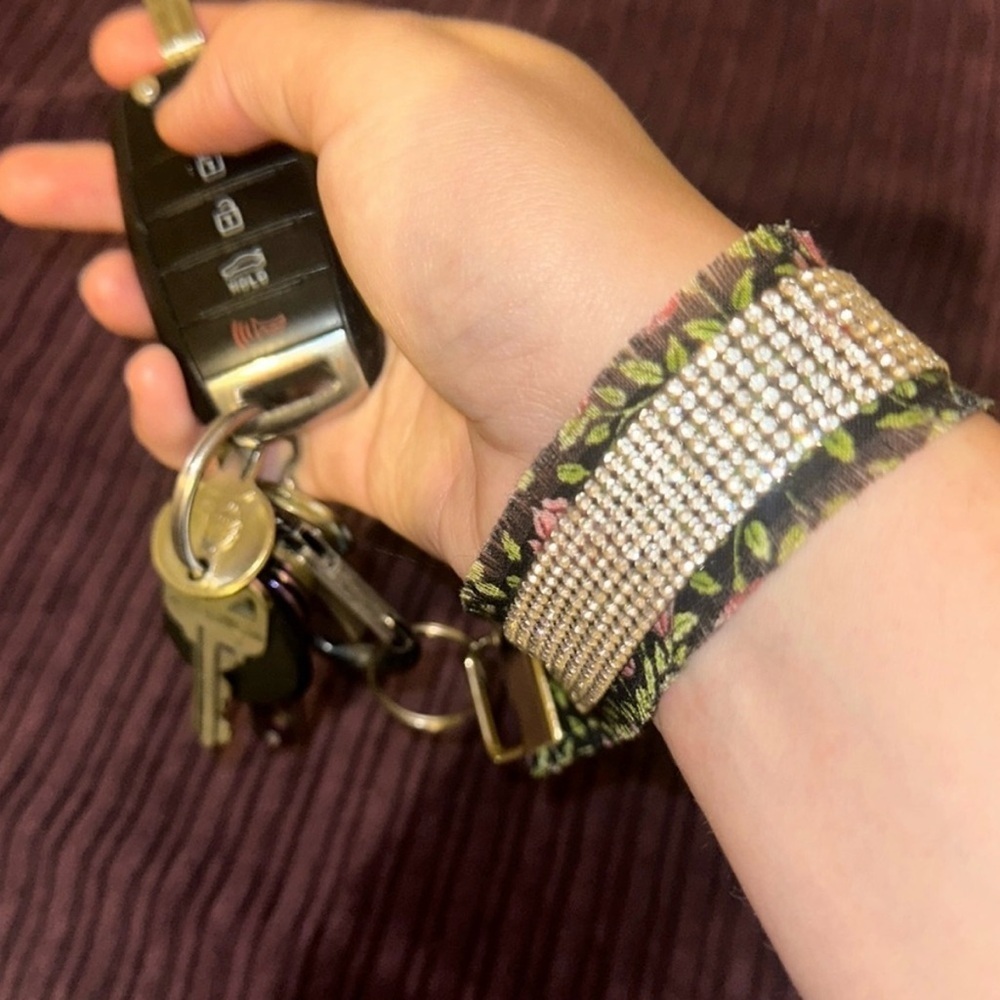 Frayed Rhinestone Wristlet Keychain - Picture 2 of 2